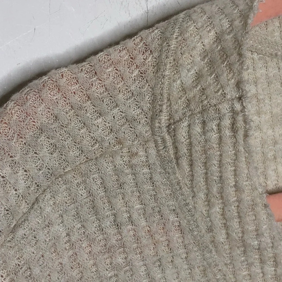 ISAAC MIZRAHI Waffle Knit Open Button Down Cardigan Sweater - Picture 4 of 6